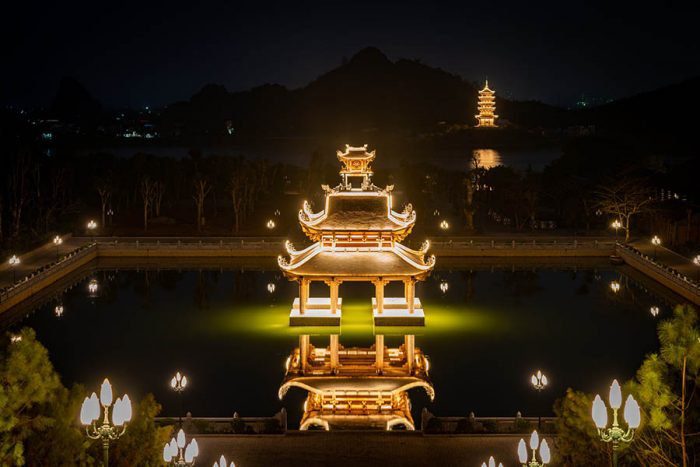 Khám phá chùa Bái Đính Ninh Bình - Ngôi chùa gắn liền với nhiều kỷ lục 38 Toàn cảnh chùa Bái Đính về đêm