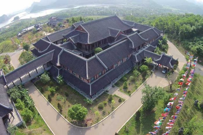 Khám phá chùa Bái Đính Ninh Bình - Ngôi chùa gắn liền với nhiều kỷ lục 27 Khách sạn, khách xá Bái Đính