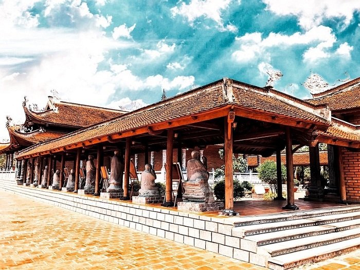 Những địa điểm du lịch lý tưởng cho các bà, các mẹ ngày 20-10 11 Cụm công trình Phật giáo có kiến trúc đặc biệt tại Đà Lạt du lịch 20-10