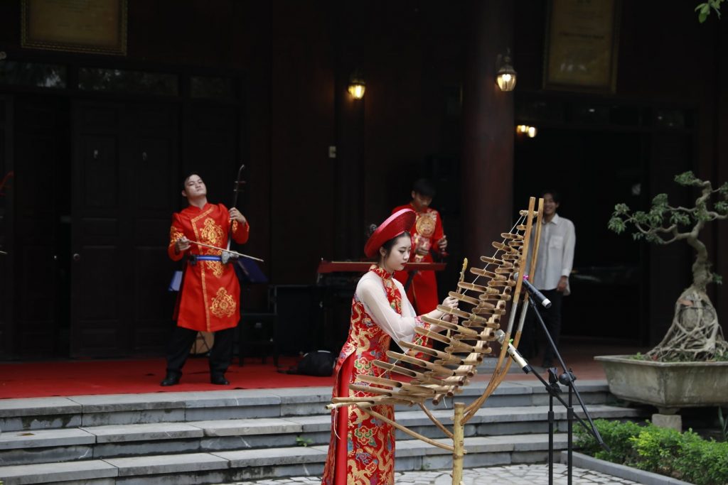 Trải nghiệm chèo thuyền Kayak