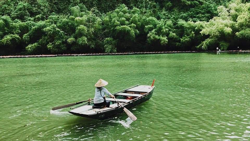 Khám phá Tràng An