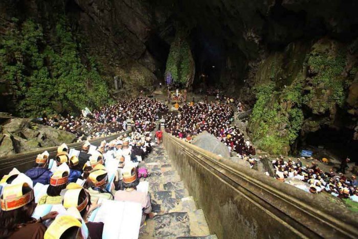 Động Hương Tích
