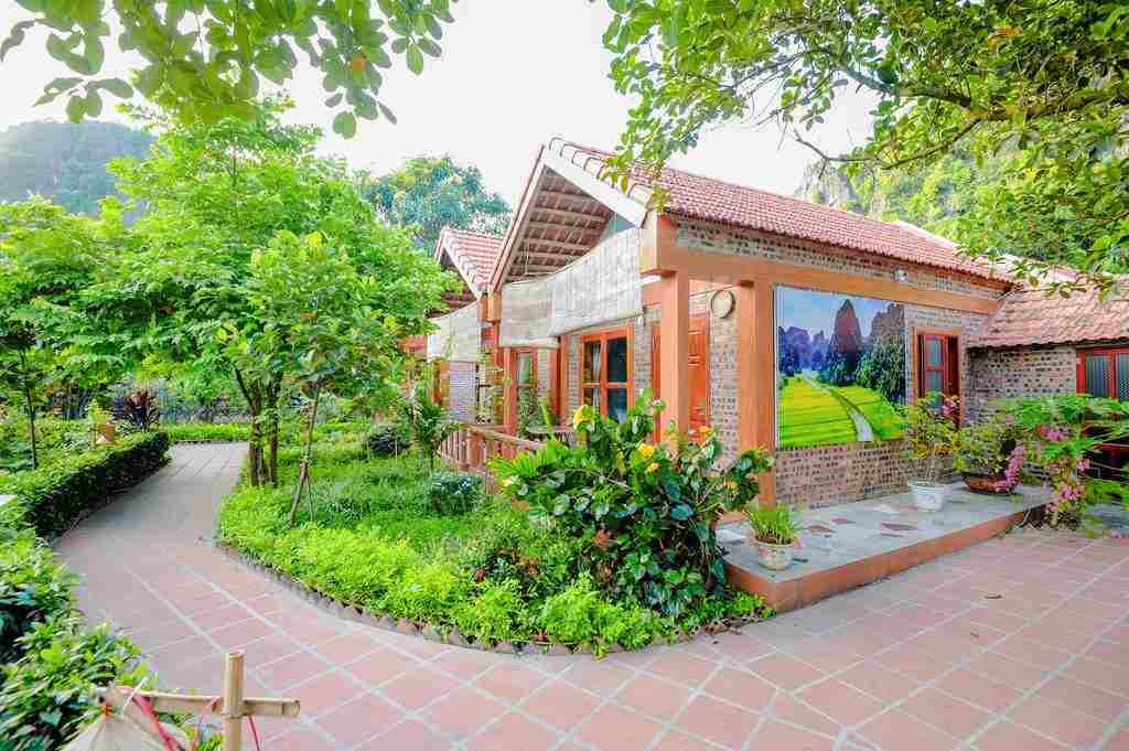 Kinh nghiệm du lịch Tam Cốc Bích Động, Ninh Bình 2021 35 Điểm cộng khiến du khách lựa chọn nghỉ chân tại đây chính là thái độ phục vụ nhiệt tình, chu đáo của chủ homestay