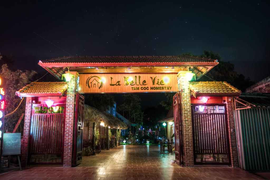 Kinh nghiệm du lịch Tam Cốc Bích Động, Ninh Bình 2021 37 Điểm thu hút thực khách là nhà hàng nơi đây sở hữu thực đơn các món ăn Á Âu đa dạng