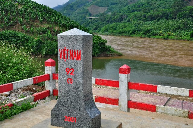 Mốc 92 - Ngã 3 Lũng Pô