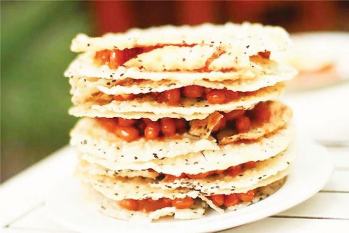 Đặc sản nức tiếng đất Hà Tĩnh đó là bánh Cu Đơ.