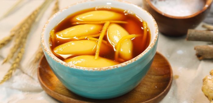 Bánh Ngào ở Nghệ An được chế biến từ bột gạo nếp và mật mía