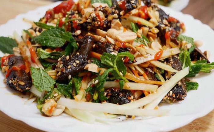 Gỏi khô bò công viên Lê Văn Tám nổi tiếng