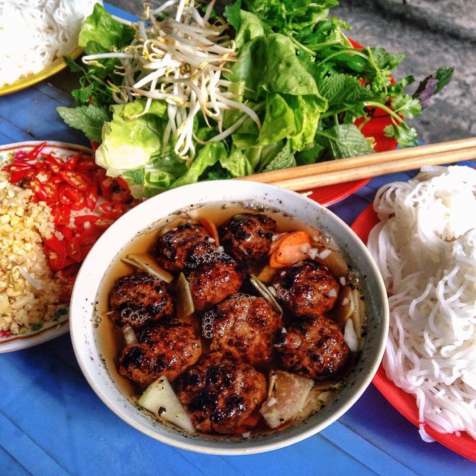 Trải nghiệm ẩm thực phố cổ khi ghé thăm Hồ Gươm