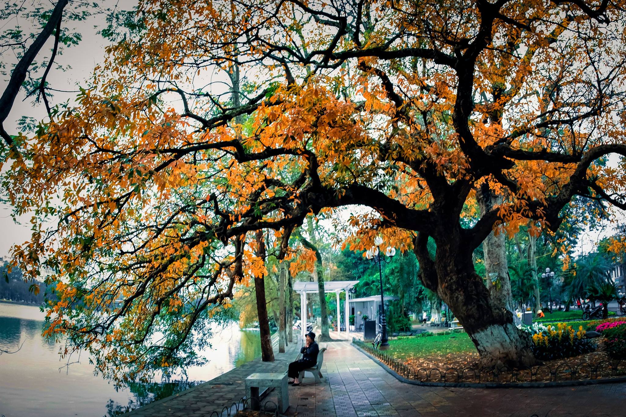 Thuyết minh về hồ Hoàn Kiếm
