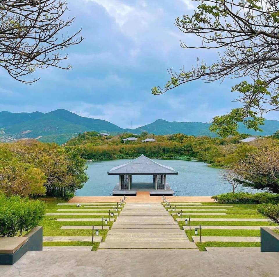 Resort ở vịnh Vĩnh Hy