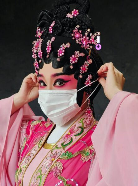 Giải nhất hạng mục Eyes of the World.