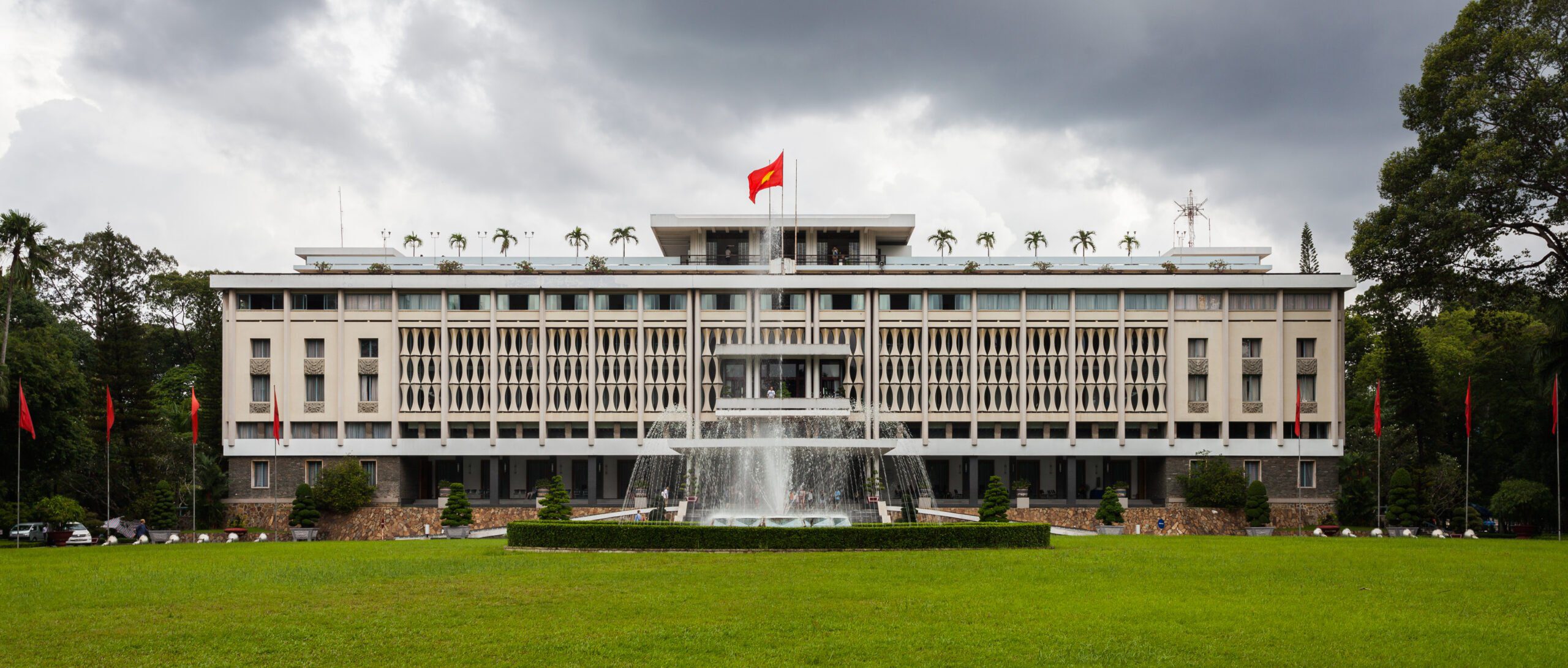 Dinh Độc Lập được coi là biểu tượng của hòa bình và sự toàn vẹn lãnh thổ của Việt Nam
