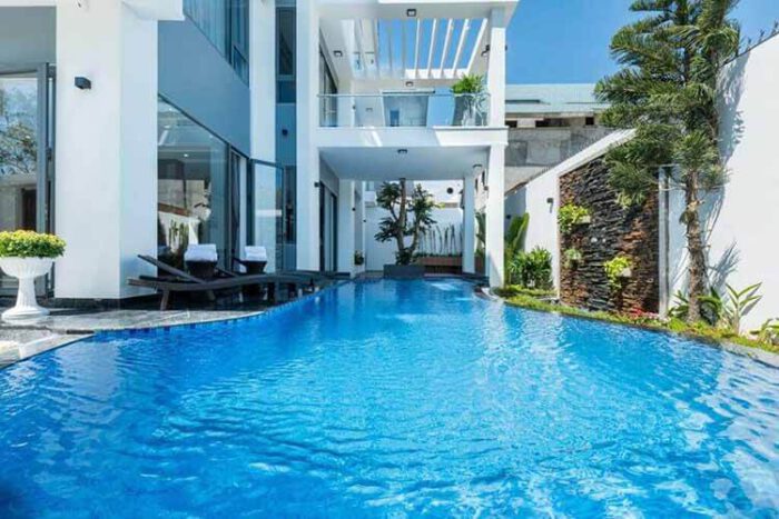 SUNDAY Villa