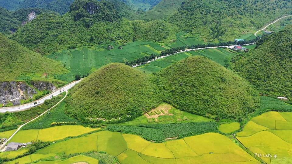Hình ảnh núi đôi Quản Bạ