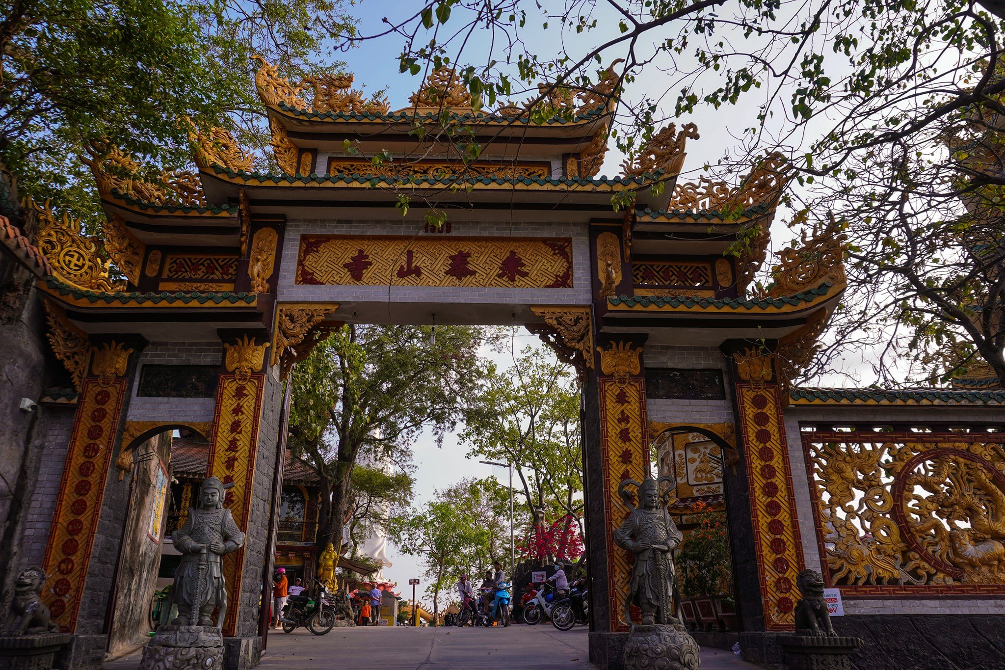 Hướng dẫn di chuyển đến chùa Châu Thới