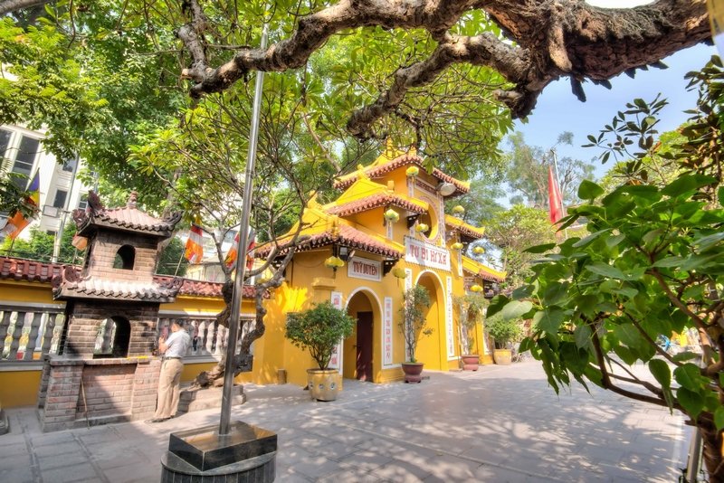Hướng dẫn di chuyển đến chùa Quán Sứ