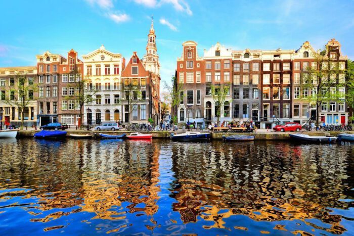Tour du lịch mùa hè 5 nước Châu Âu: Đức – Pháp – Bỉ - Hà Lan – Luxembourg 4 Tour châu Âu 5 nước - Mùa hè rực rỡ tại xứ sở hoa tulip