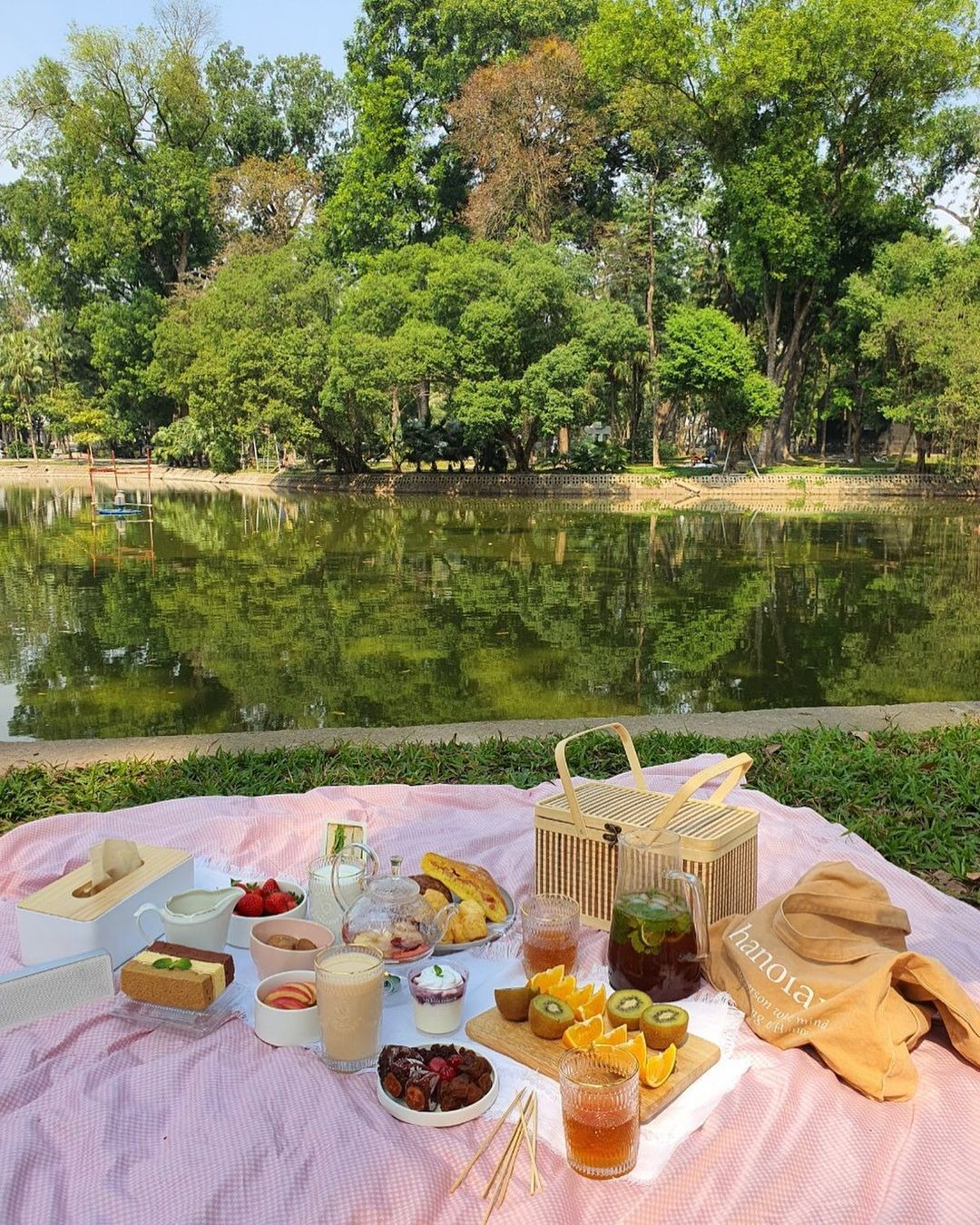 Bach Thao Park: A Tranquil Oasis in the Heart of Hanoi 6 Photo: @abso.f.lutely