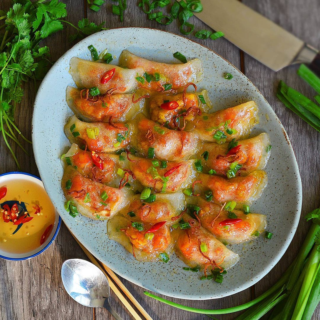 Steamed topica cake with shrimp