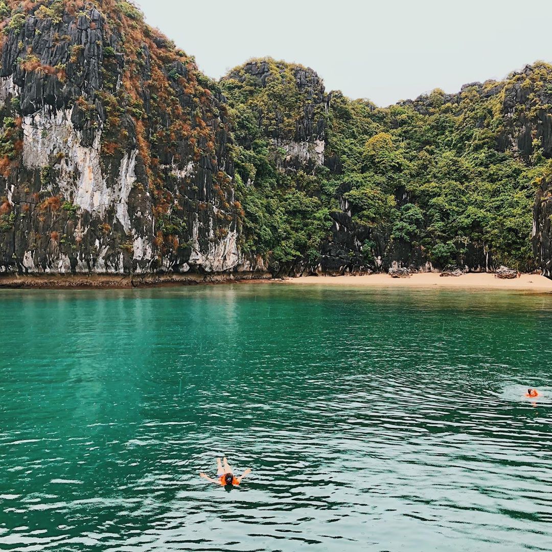 The Top 5 Beaches in the North of Vietnam 9 Cat Ba Beach - Photo: @daitravel90