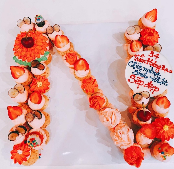 Just Desserts - Indulge in Hanoi's Finest International Sweet Treats 17 Modern Birthday Cake - @chewyjunior.vn