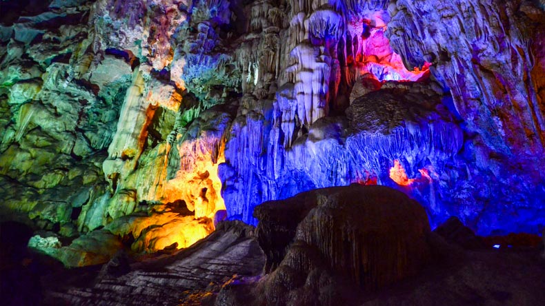 Dau Go Cave: Exploring the Enigmatic "Wooden Head" Cave 4 Inside Dau Go cave