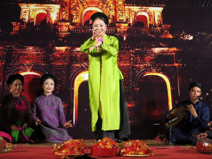 Hat Chau Van: The Captivating Vietnamese Ritual Music 2 hat20chau20van