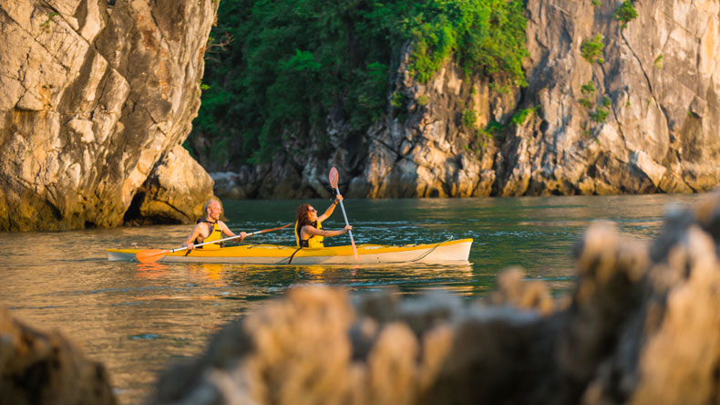 Ho Dong Tien Cave - Unveiling the Enchantment of the "Fairy Lake" Cave 4 Kayaking on Ho Dong Tien