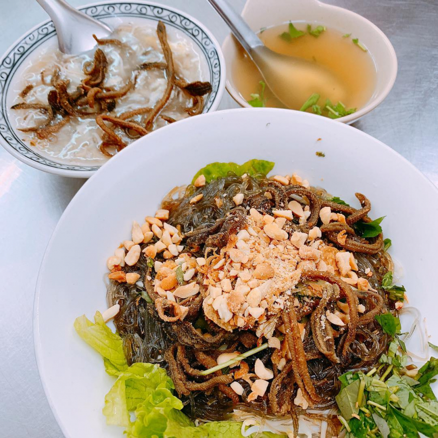 Ha Noi Food Guide: Exploring the Best Street Food Dishes 15 Mien Luon