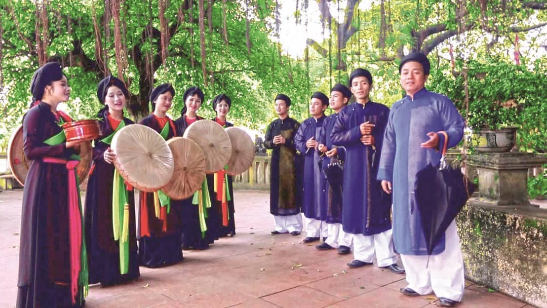Quan Ho - The Captivating Vietnamese Folk Music Tradition 2 Quan Ho Folk Singing