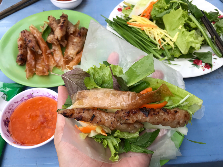 grilled fermented pork rolls