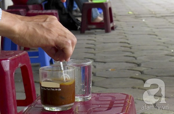 sidewalk-cafe