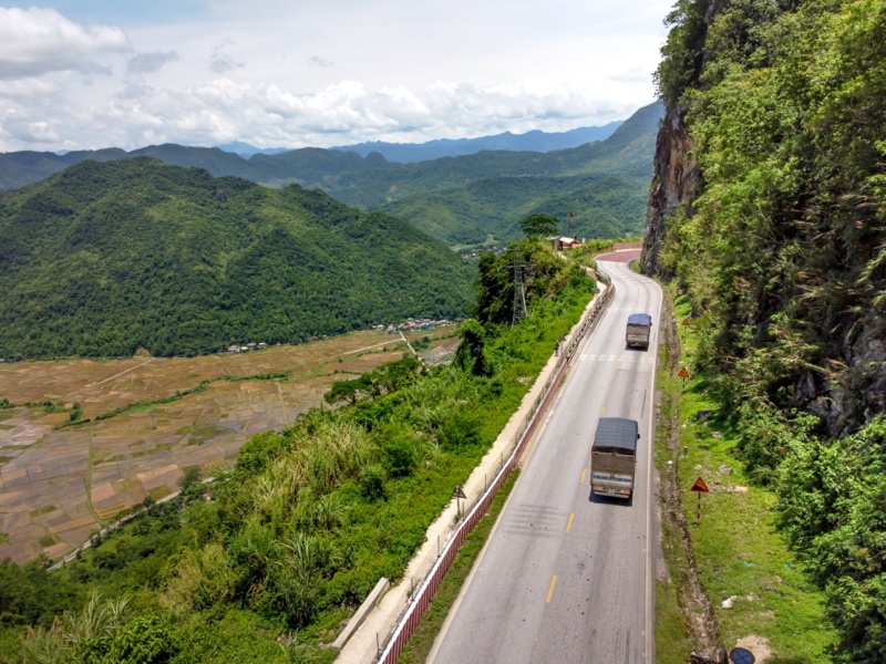 Thung Khe Pass on National Highway 6