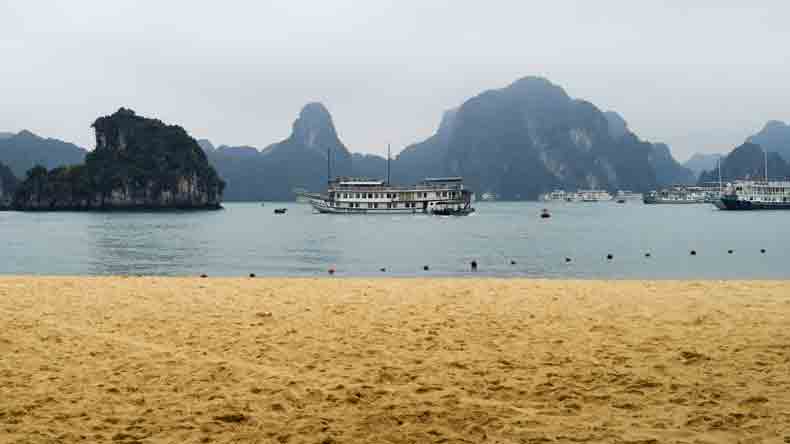 A Guide to Ti Top Beach: Your Tranquil Oasis in Bai Chay 4 Ti top beach in August!