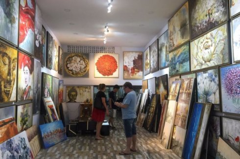 A paint store on Tran Phu Street