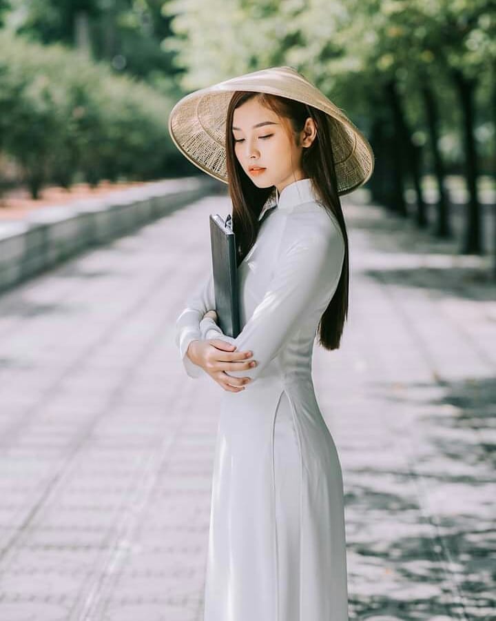 Vietnamese Aodai for Highschool. Photo: @vietphuc_collection