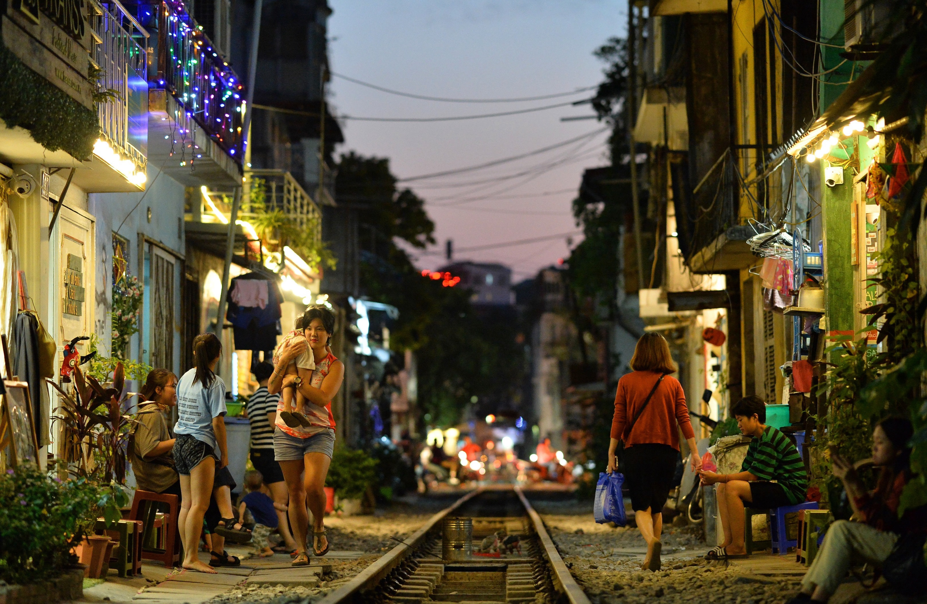 vno-hanoi20train20street1