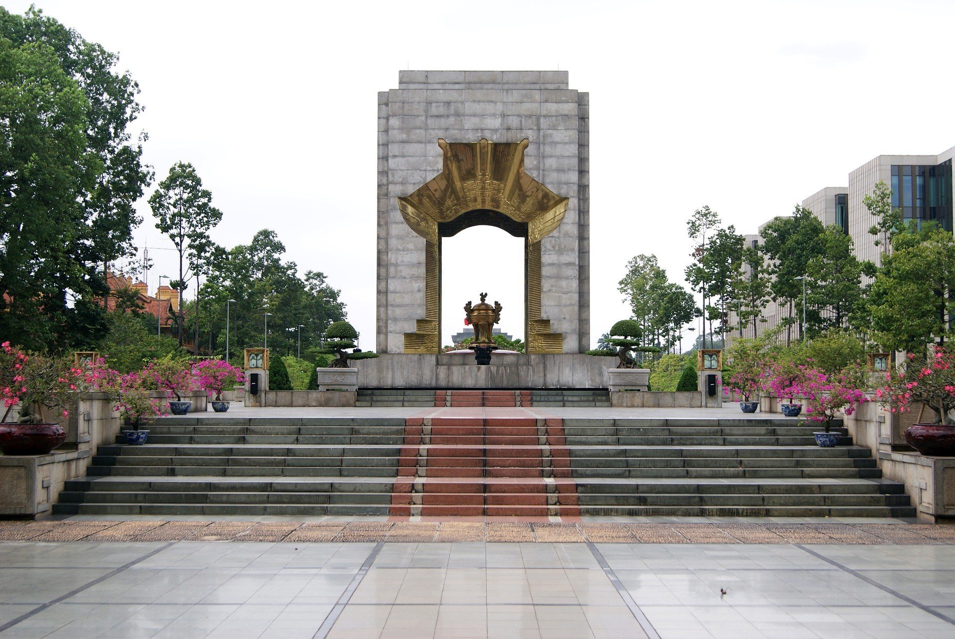 Vietnam War Memorial: Honoring Heroes and Preserving History 2 vno-vnwm1