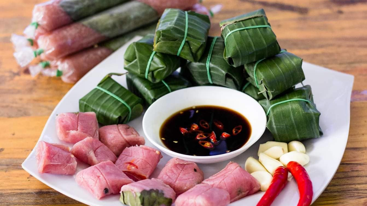 Grilled Nem Chua with Fruits