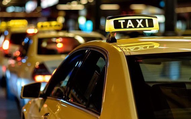 How to Safely Navigate Taxis in Vietnam 2 vno_taxi