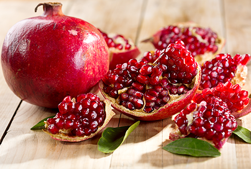 The Enchanting Pomegranate: A Guide to Taste and Wellness 6 Pomegranate