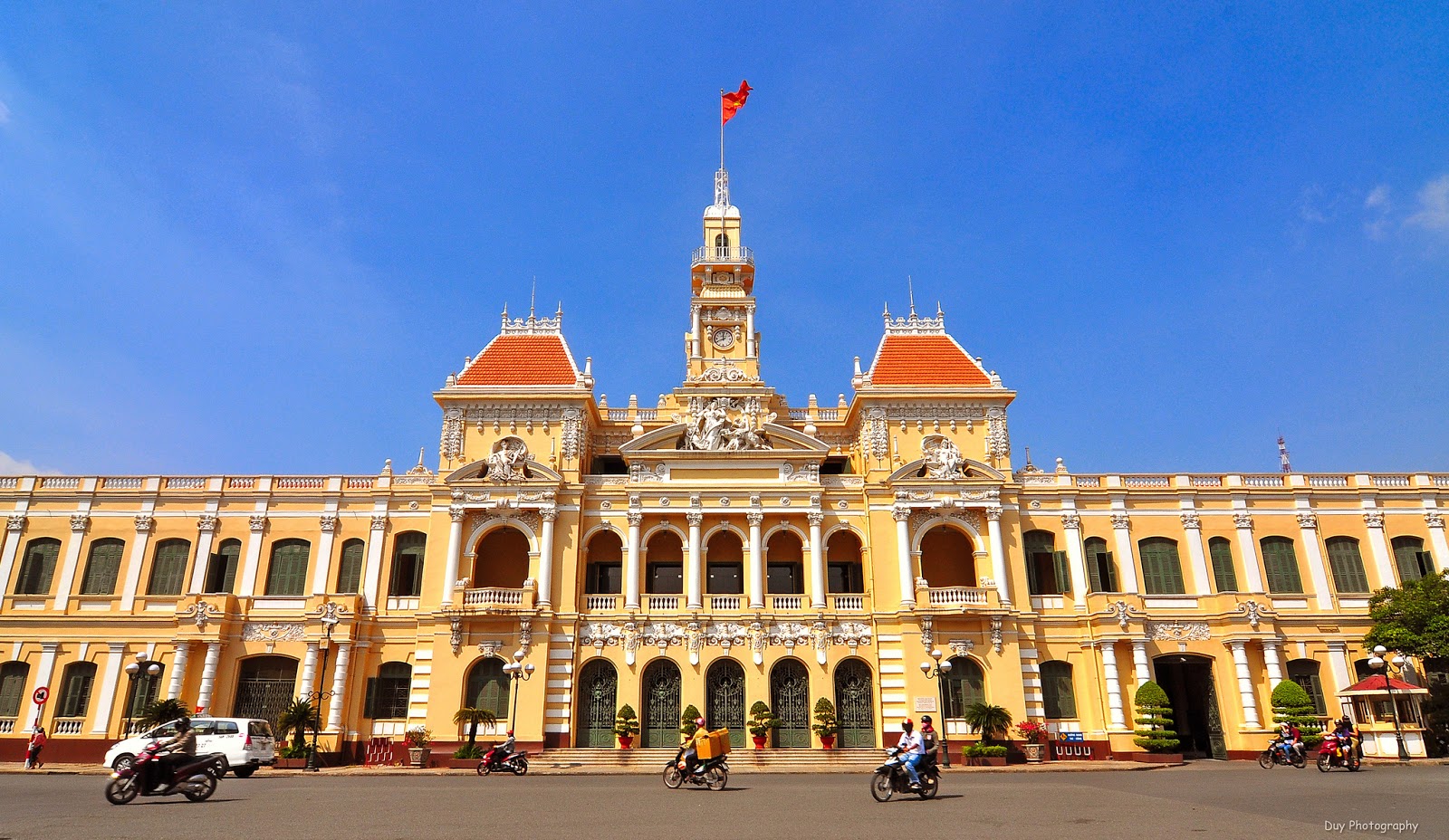 The Magnificent People's Committee Building in Ho Chi Minh City 3 Photo: ttnotes.com