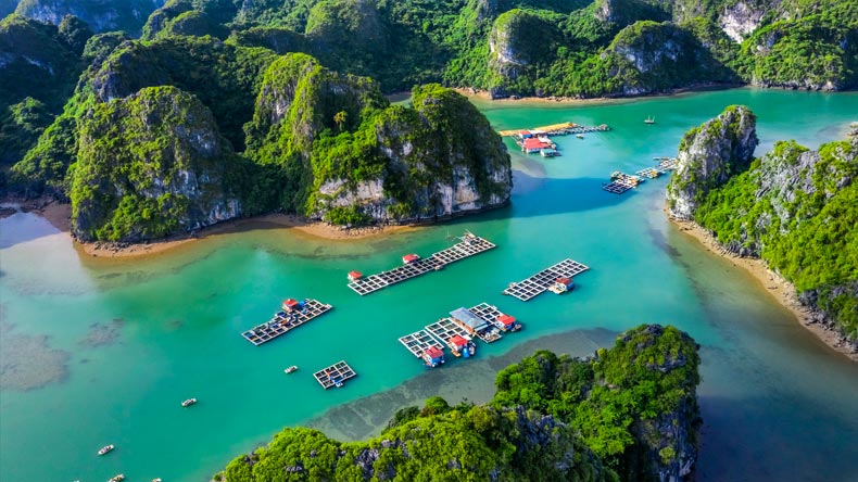 vung vieng floating village shutterstock